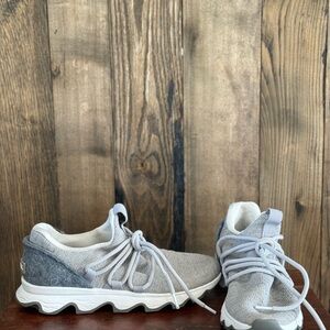 Sorel Kinetic Gray Knit Sneakers | Women’s 8.5